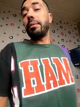 Snapshot of djtimka chatting on 11-04-25, 12:15 djtimka online show from 11-04-25, 12:15