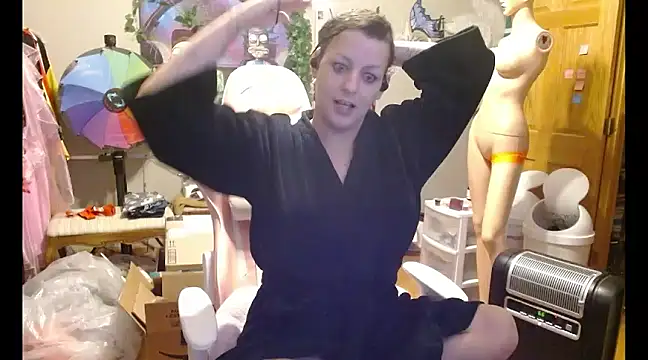 Snapshot of jessy0504 chatting on 03-08-25, 11:27 jessy0504 online show from 03-08-25, 11:27