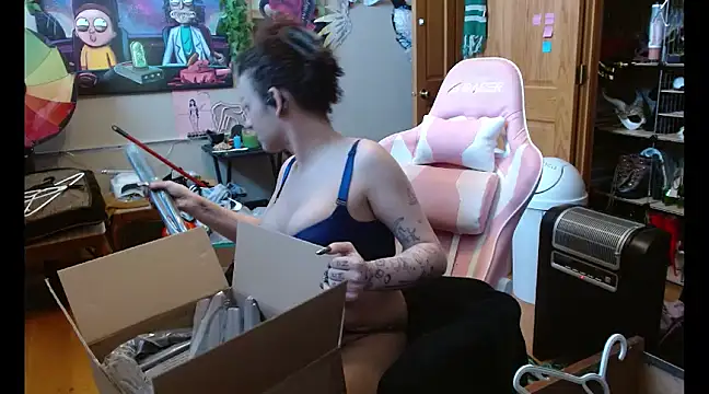 Snapshot of jessy0504 chatting on 03-11-25, 03:34 jessy0504 online show from 03-11-25, 03:34