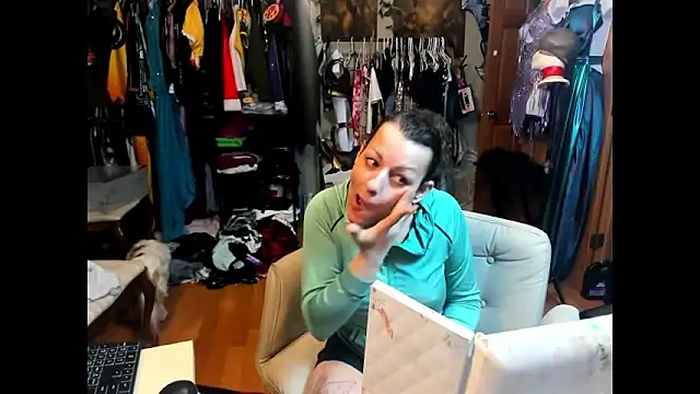 Snapshot of jessy0504 chatting on 09-17-25, 10:28 jessy0504 online show from 09-17-25, 10:28