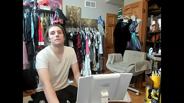 Snapshot of jessy0504 chatting on 10-06-25, 04:48 jessy0504 online show from 10-06-25, 04:48