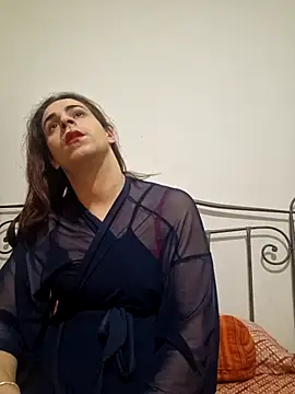 Snapshot of perla97 chatting on 12-15-24, 10:47 perla97 online show from 12-15-24, 10:47