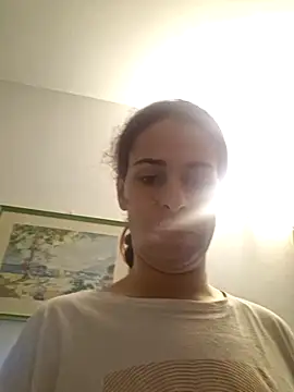 Snapshot of perla97 chatting on 10-16-25, 12:39 perla97 online show from 10-16-25, 12:39