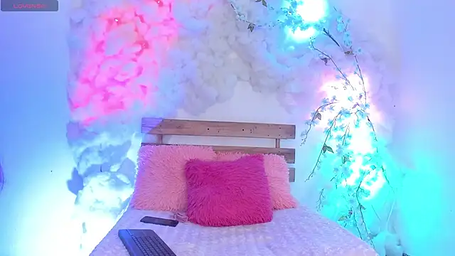 centaurigirl online show from 02-04-25, 02:17