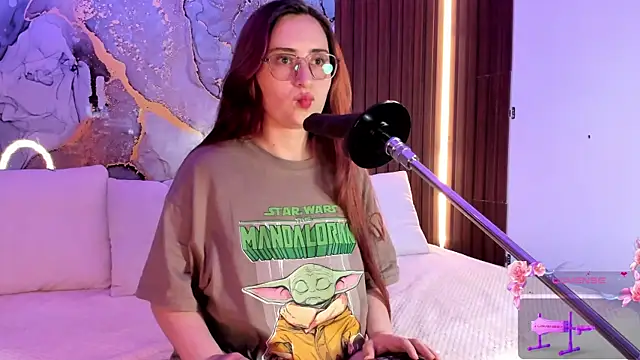 centaurigirl online show from 09-15-25, 03:28