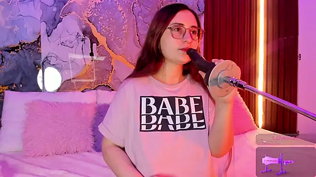 centaurigirl online show from 10-27-25, 03:54