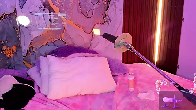 centaurigirl online show from 11-23-25, 04:34