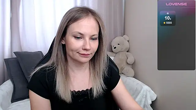 Snapshot of Sunny_bunny6 chatting on 02-19-26, 05:25 Sunny bunny6 online show from 02-19-26, 05:25