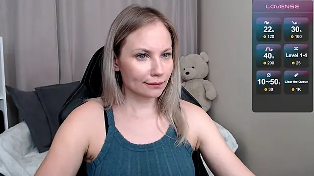 Snapshot of Sunny_bunny6 chatting on 02-25-26, 01:43 Sunny bunny6 online show from 02-25-26, 01:43