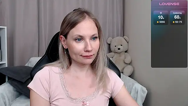 Snapshot of Sunny_bunny6 chatting on 02-26-26, 04:06 Sunny bunny6 online show from 02-26-26, 04:06
