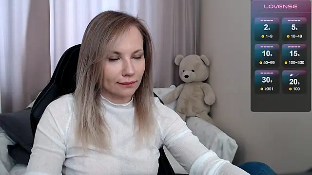Snapshot of Sunny_bunny6 chatting on 03-06-26, 04:53 Sunny bunny6 online show from 03-06-26, 04:53