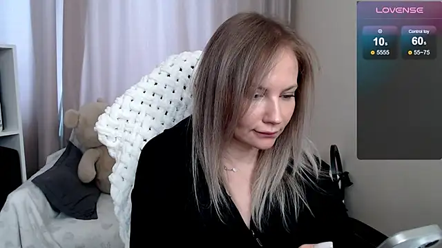 Snapshot of Sunny_bunny6 chatting on 04-11-26, 04:17 Sunny bunny6 online show from 04-11-26, 04:17
