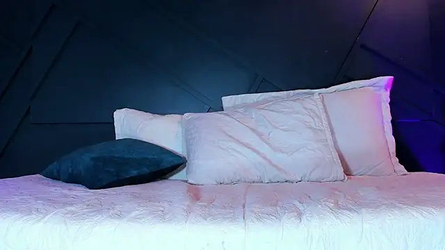 Emilyh  online show from 01-15-25, 04:00