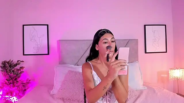 Snapshot of Emilyh_ chatting on 03-20-26, 11:48 Emilyh online show from 03-20-26, 11:48