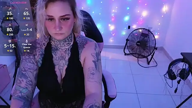 Lisacasandra online show from 12-18-24, 11:19