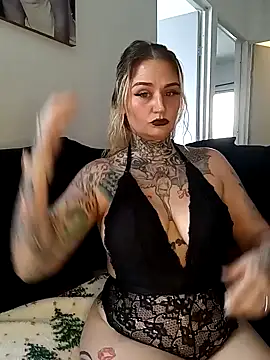 Lisacasandra online show from 12-22-24, 09:42