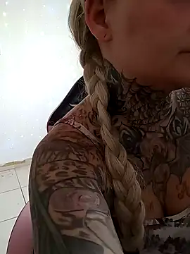 Lisacasandra online show from 12-24-24, 11:00