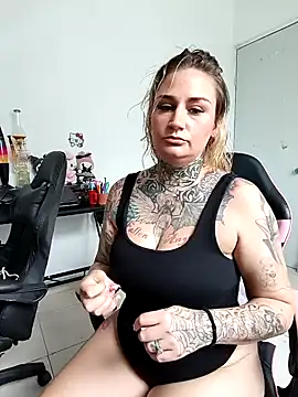 Lisacasandra online show from 01-01-25, 07:53