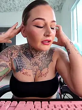 Lisacasandra online show from 02-16-25, 11:48