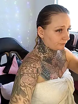 Lisacasandra online show from 03-01-25, 06:32