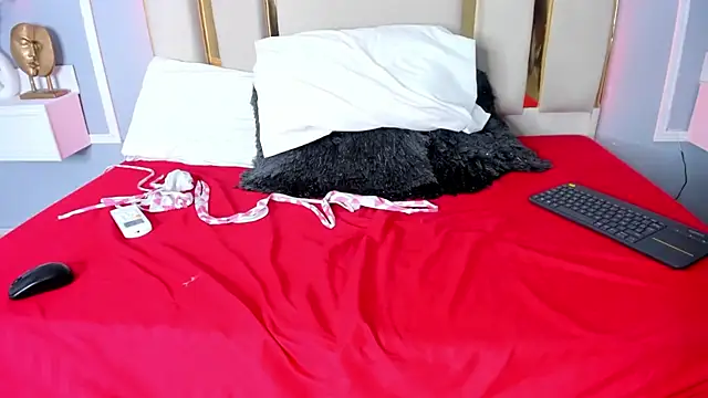 Snapshot of Roxxana-queen chatting on 01-17-25, 08:22 Roxxana-queen online show from 01-17-25, 08:22