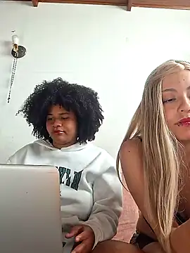 Snapshot of DANIELA_MICHEL chatting on 01-23-25, 08:35 DANIELA MICHEL online show from 01-23-25, 08:35