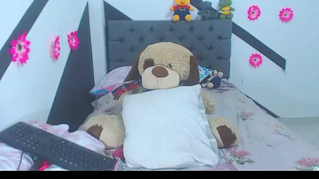 Paris Squirt  online show from 10-16-25, 09:49