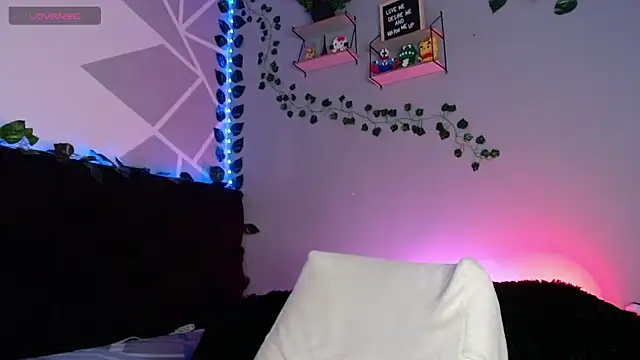 LyleBennett  online show from 12-08-24, 10:19