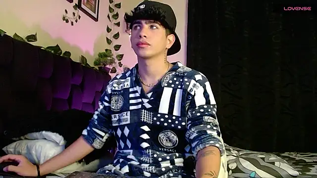 LyleBennett  online show from 02-17-25, 12:48