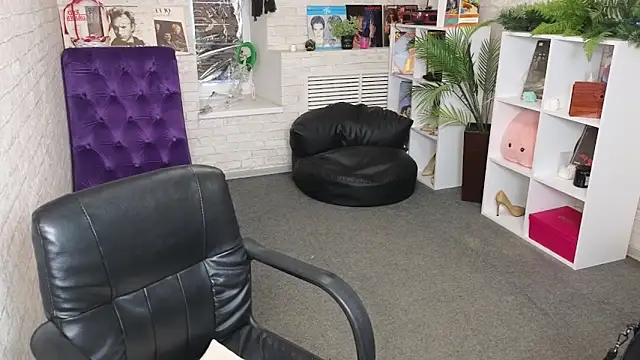 Snapshot of Nika_Kitten chatting on 04-14-26, 09:26 Nika Kitten online show from 04-14-26, 09:26