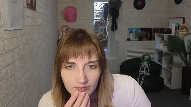 Snapshot of Nika_Kitten chatting on 04-17-26, 10:07 Nika Kitten online show from 04-17-26, 10:07