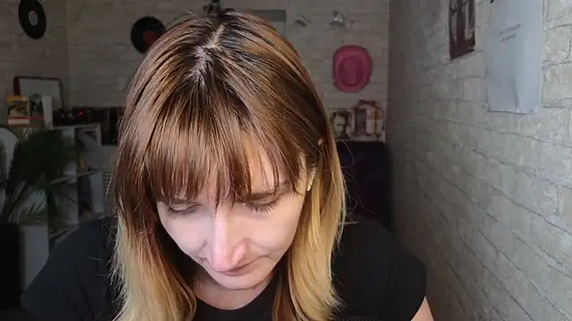 Snapshot of Nika_Kitten chatting on 04-20-26, 11:35 Nika Kitten online show from 04-20-26, 11:35