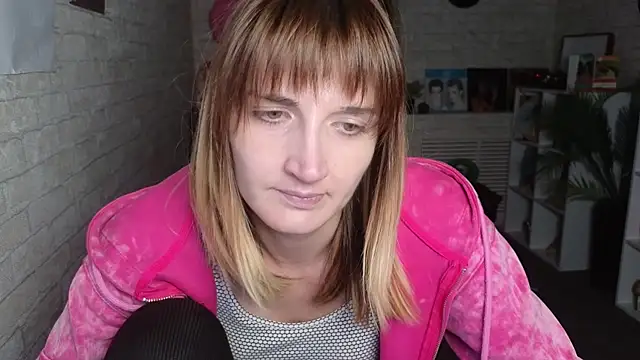 Snapshot of Nika_Kitten chatting on 04-27-26, 10:35 Nika Kitten online show from 04-27-26, 10:35
