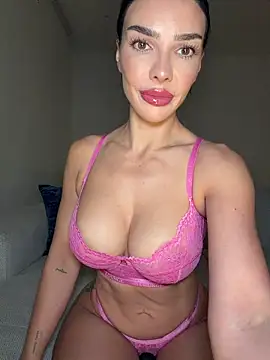 Snapshot of krissiswrld- chatting on 03-18-26, 07:17 krissiswrld- online show from 03-18-26, 07:17