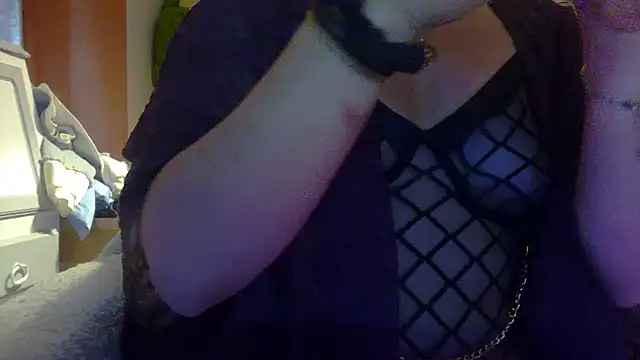 Snapshot of Psychosweety chatting on 04-23-26, 12:15 Psychosweety online show from 04-23-26, 12:15