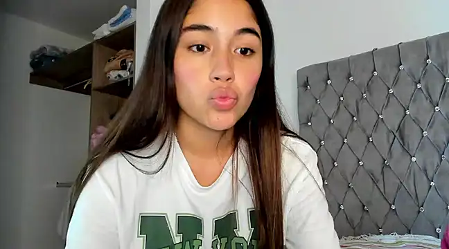 Snapshot of AriaMontgomery chatting on 12-13-24, 12:42 AriaMontgomery online show from 12-13-24, 12:42