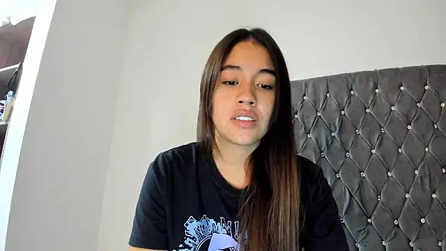 Snapshot of AriaMontgomery chatting on 01-25-25, 08:31 AriaMontgomery online show from 01-25-25, 08:31