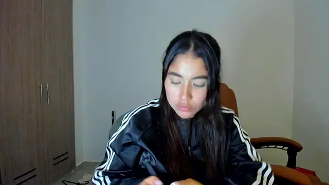 Snapshot of AriaMontgomery chatting on 02-28-25, 06:21 AriaMontgomery online show from 02-28-25, 06:21