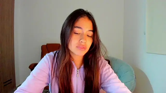 Snapshot of AriaMontgomery chatting on 03-11-25, 12:11 AriaMontgomery online show from 03-11-25, 12:11