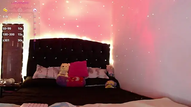 Snapshot of holy_juli chatting on 01-29-25, 05:30 holy juli online show from 01-29-25, 05:30