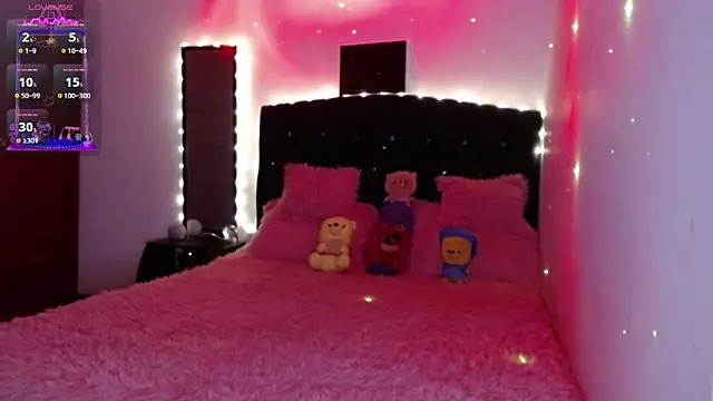 Snapshot of holy_juli chatting on 03-06-25, 03:46 holy juli online show from 03-06-25, 03:46