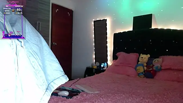 Snapshot of holy_juli chatting on 03-18-25, 03:31 holy juli online show from 03-18-25, 03:31