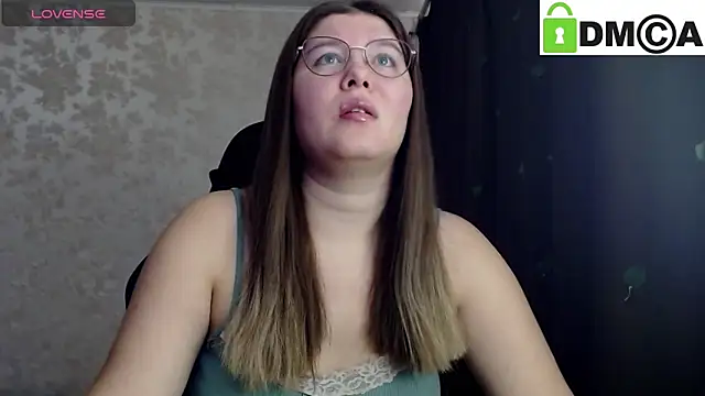 Snapshot of holy_michela chatting on 10-06-25, 04:10 holy michela online show from 10-06-25, 04:10