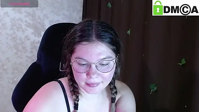 Snapshot of holy_michela chatting on 10-25-25, 01:07 holy michela online show from 10-25-25, 01:07