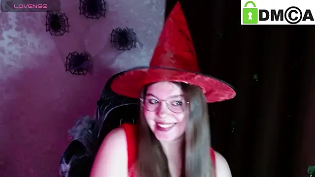 Snapshot of holy_michela chatting on 10-30-25, 02:46 holy michela online show from 10-30-25, 02:46