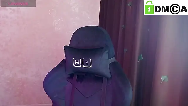 Snapshot of holy_michela chatting on 11-03-25, 06:03 holy michela online show from 11-03-25, 06:03