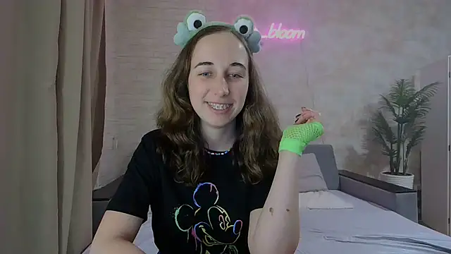 Anika bloom online show from 02-11-25, 03:18