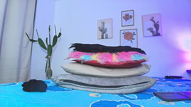 miwa cute online show from 02-13-25, 02:01