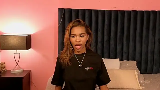 Lily Miiller online show from 09-10-25, 09:59