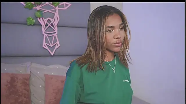 Lily Miiller online show from 11-17-25, 08:58